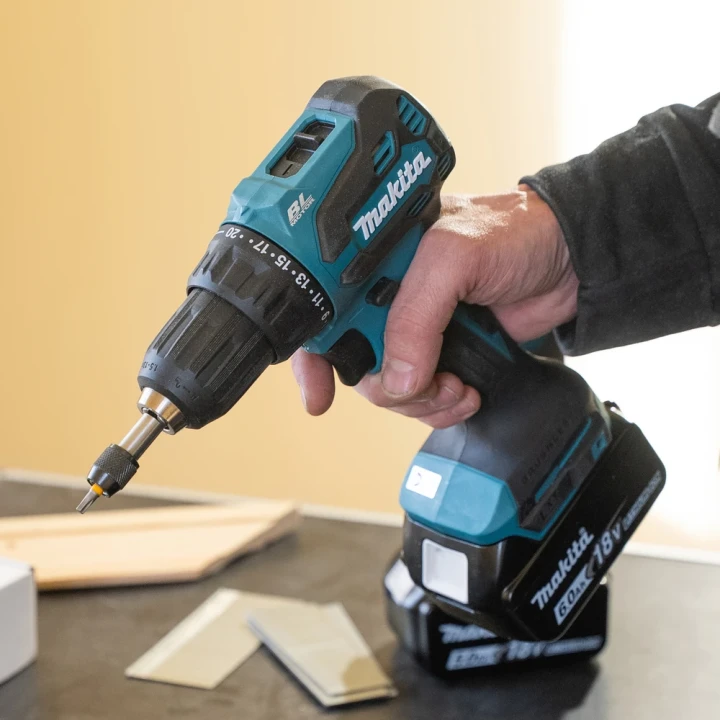 Perceuse visseuse 18V Ø13 Makita - DDF490Z